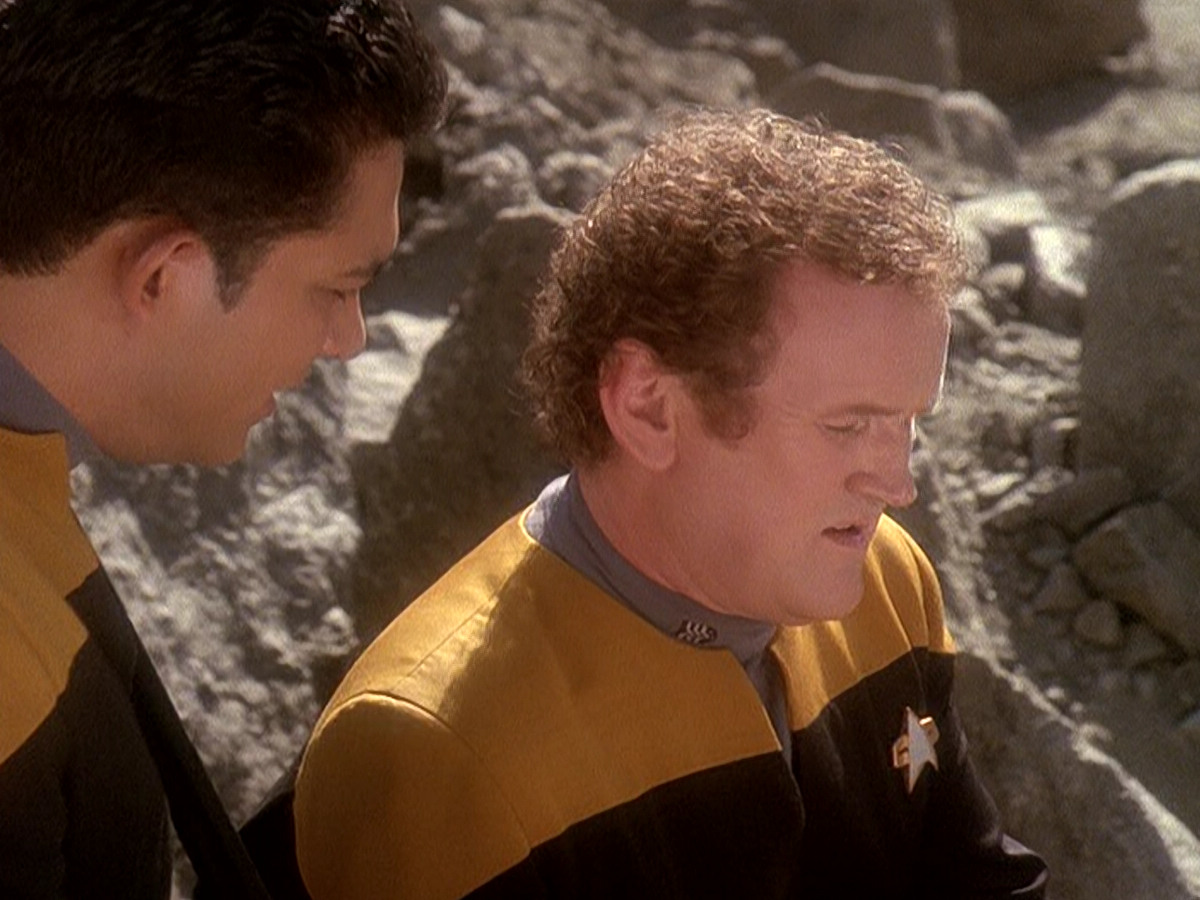 extant_StarTrek_DS9_5x02-TheShip_00049.jpg