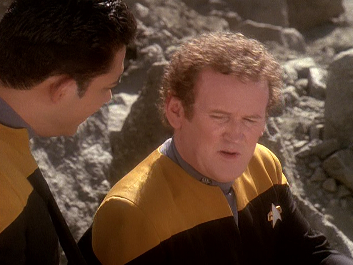 extant_StarTrek_DS9_5x02-TheShip_00050.jpg