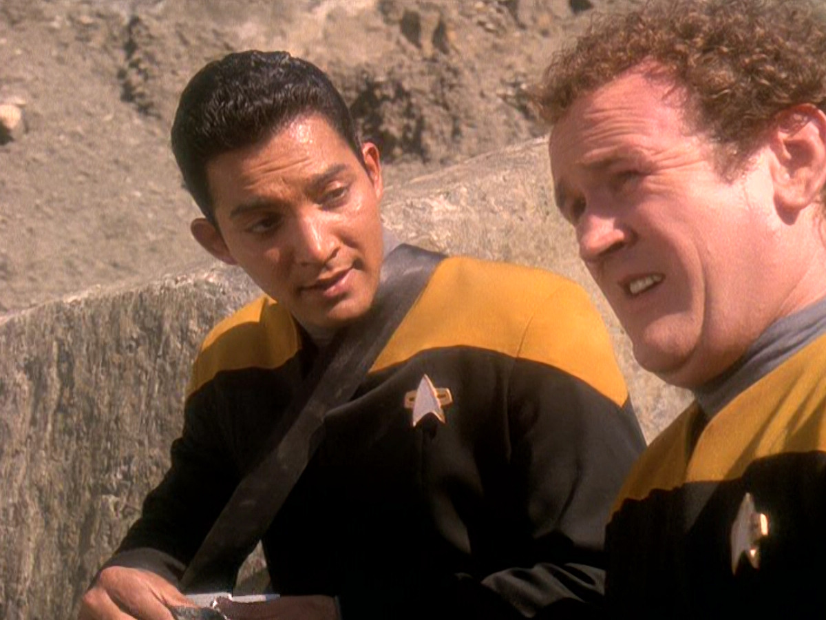 extant_StarTrek_DS9_5x02-TheShip_00085.jpg