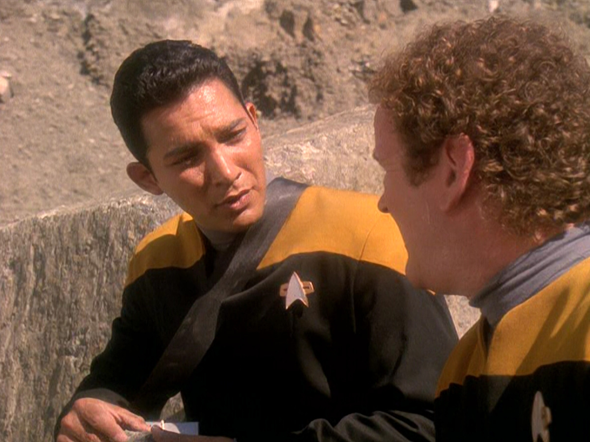 extant_StarTrek_DS9_5x02-TheShip_00088.jpg