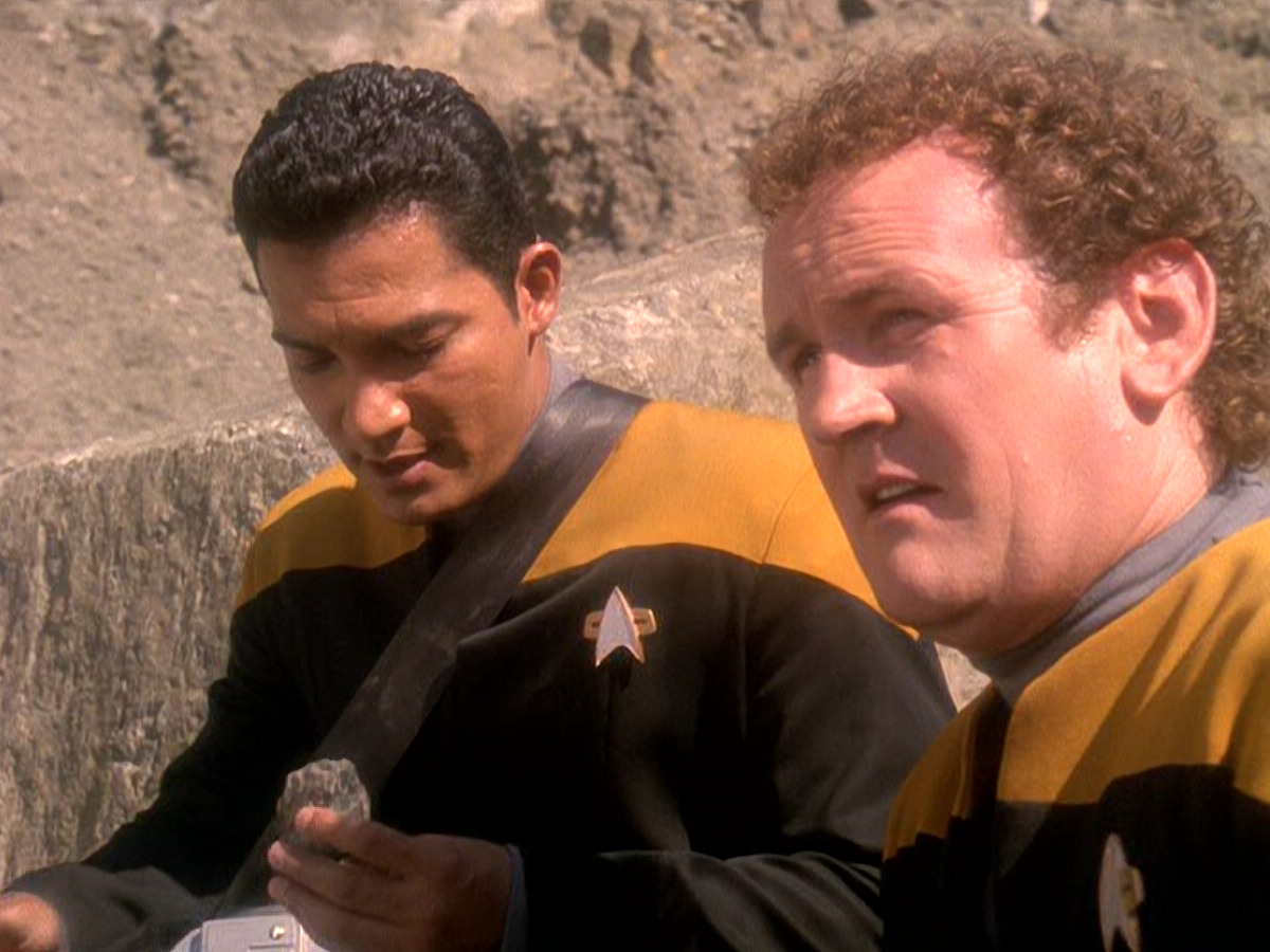 extant_StarTrek_DS9_5x02-TheShip_00109.jpg