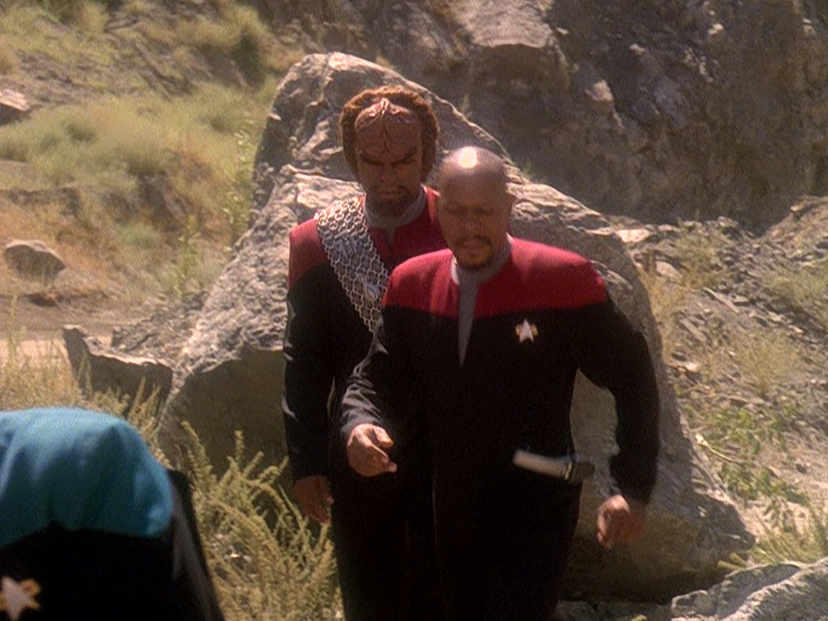 extant_StarTrek_DS9_5x02-TheShip_00130.jpg