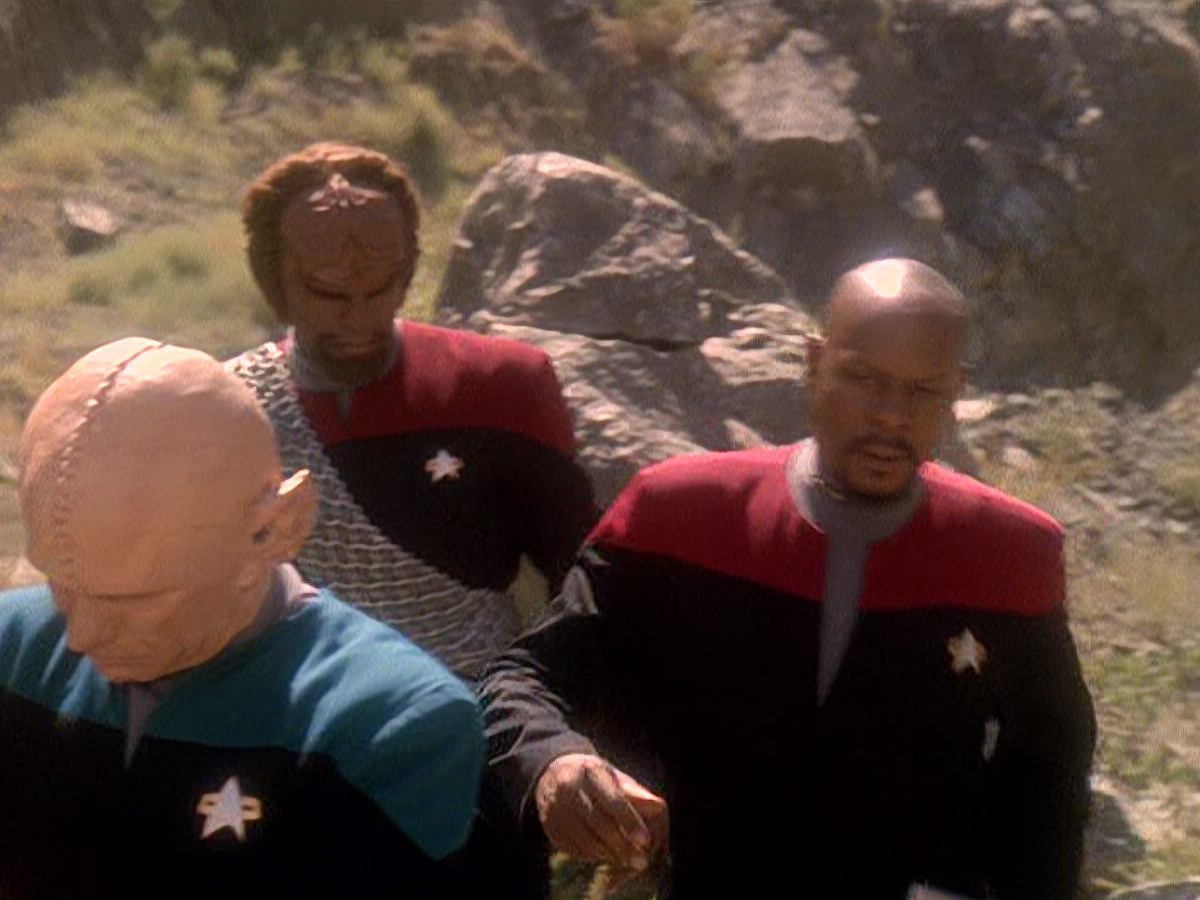 extant_StarTrek_DS9_5x02-TheShip_00132.jpg