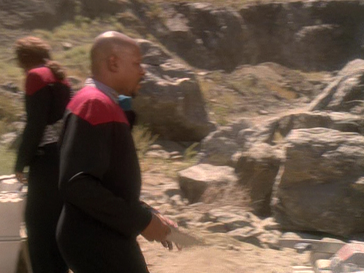 extant_StarTrek_DS9_5x02-TheShip_00143.jpg