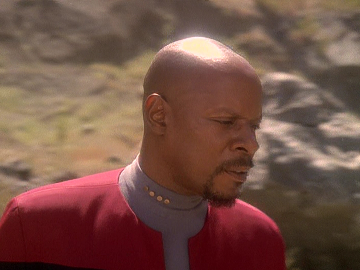 extant_StarTrek_DS9_5x02-TheShip_00207.jpg
