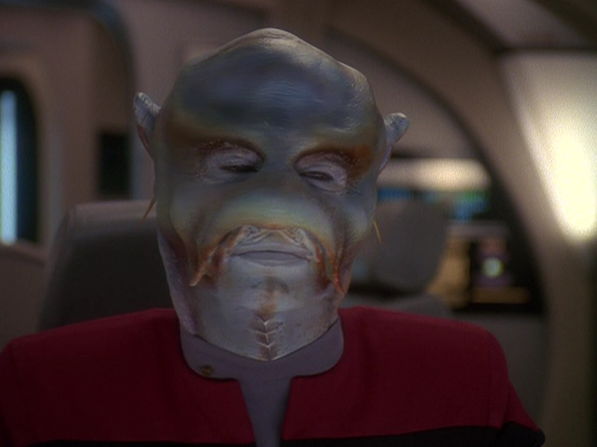 extant_StarTrek_DS9_5x02-TheShip_00213.jpg