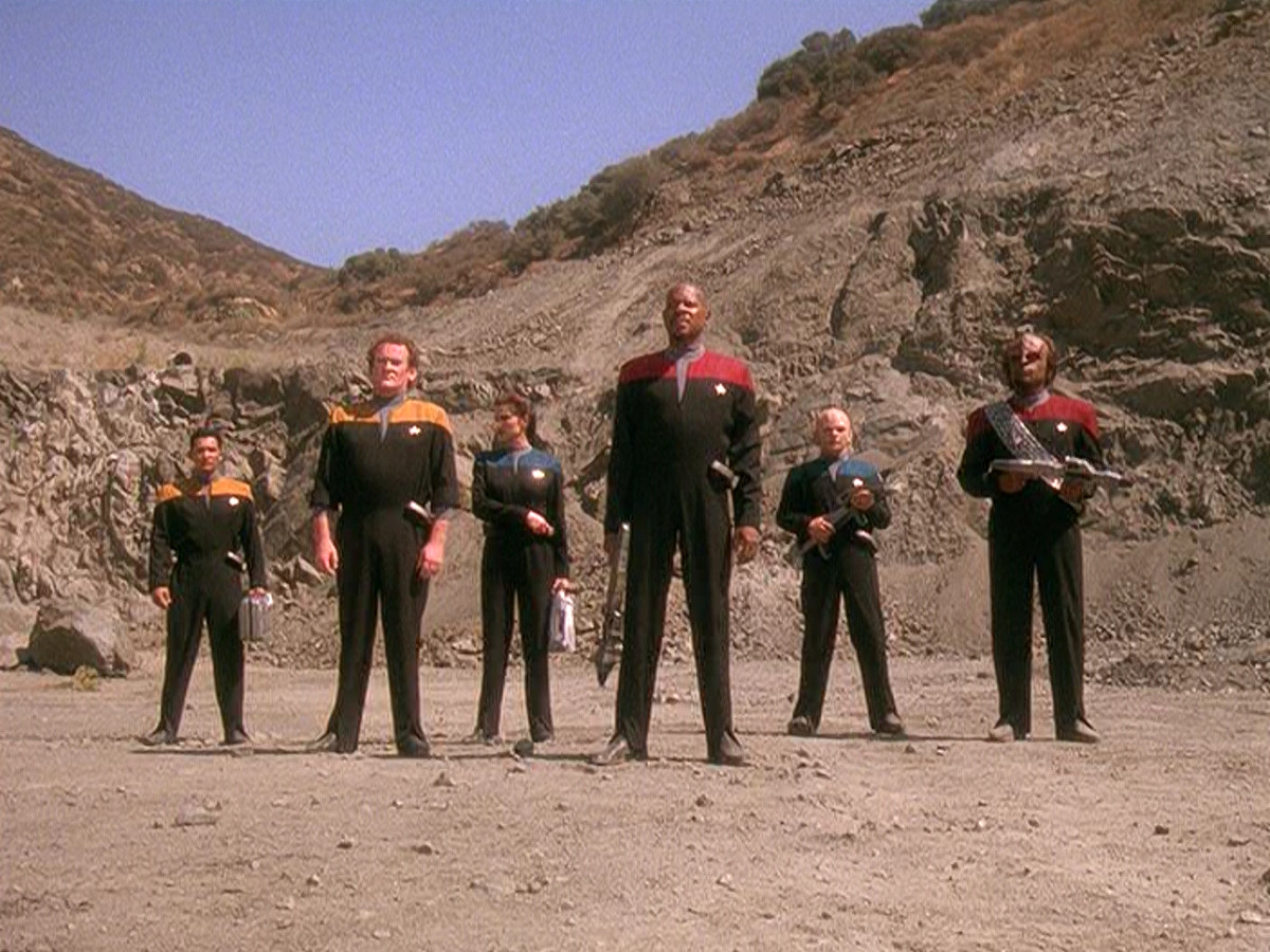 extant_StarTrek_DS9_5x02-TheShip_00223.jpg