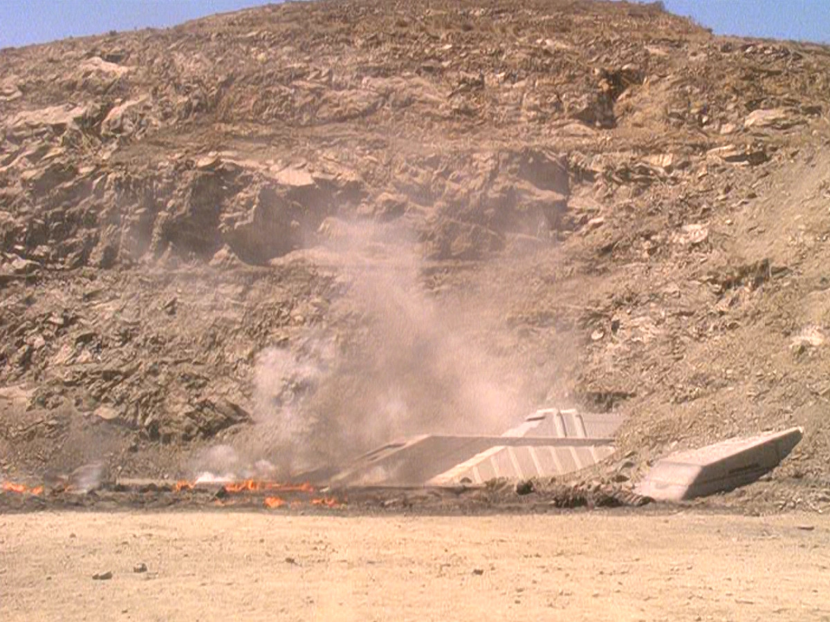 extant_StarTrek_DS9_5x02-TheShip_00226.jpg
