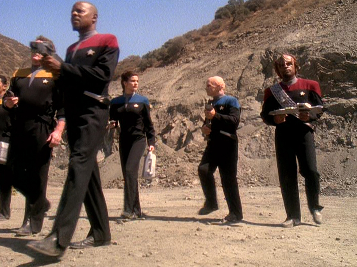 extant_StarTrek_DS9_5x02-TheShip_00241.jpg