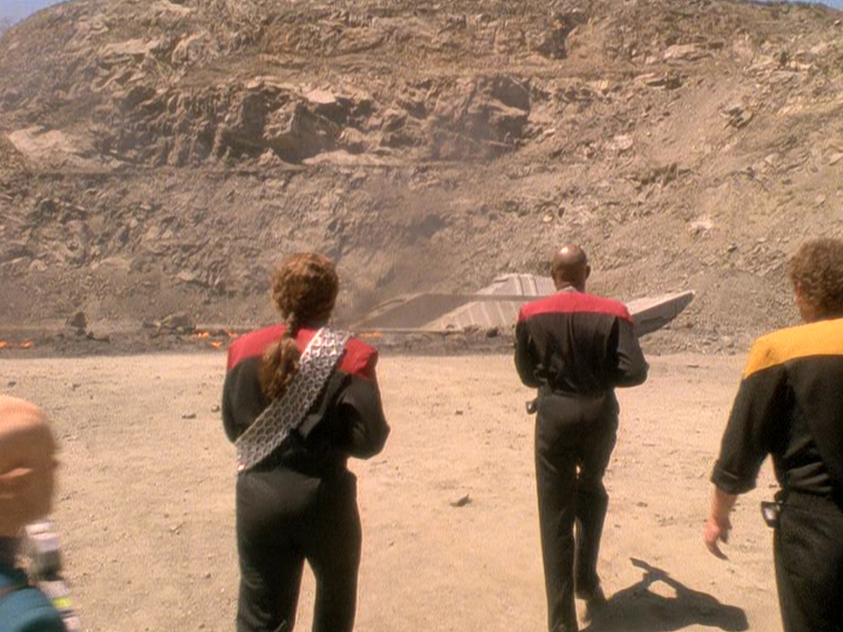extant_StarTrek_DS9_5x02-TheShip_00242.jpg