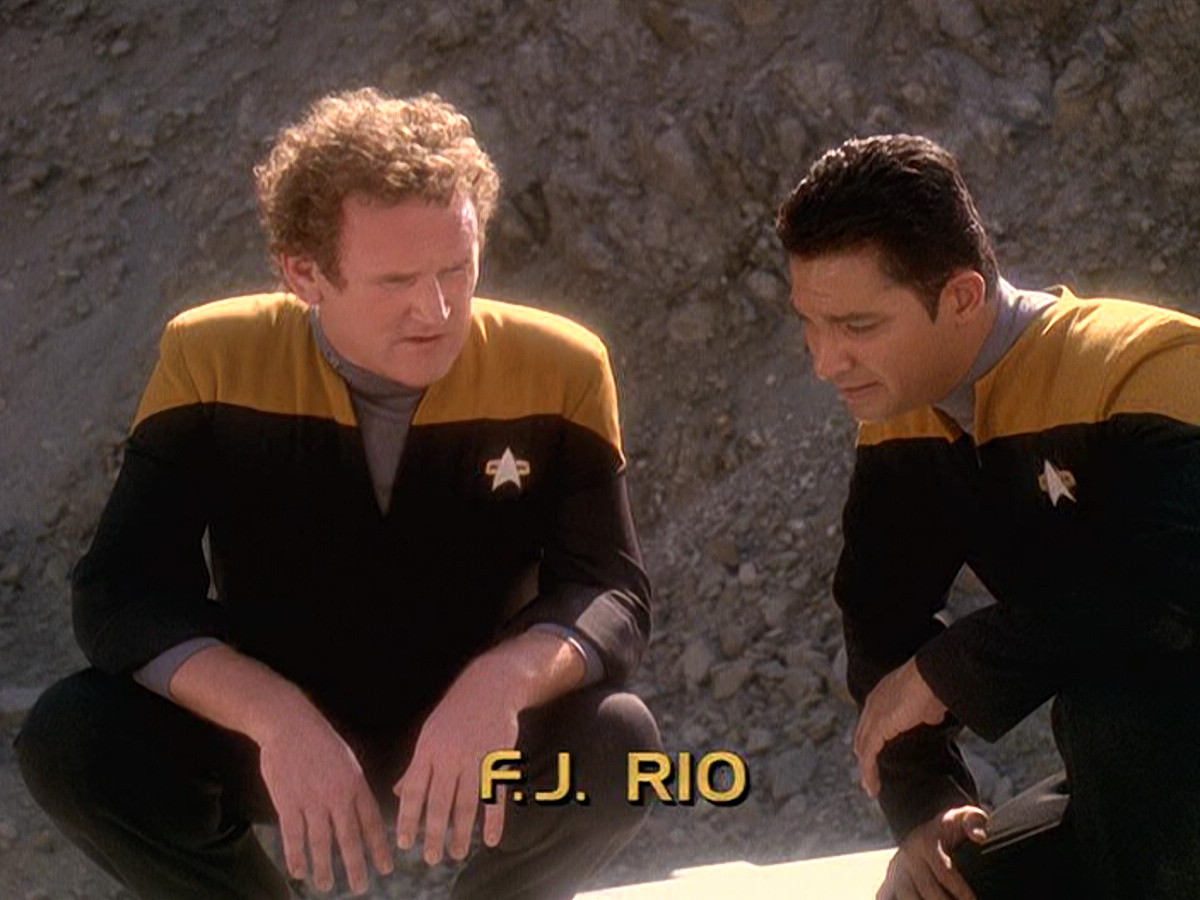 extant_StarTrek_DS9_5x02-TheShip_00440.jpg
