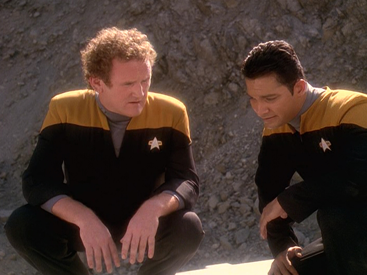 extant_StarTrek_DS9_5x02-TheShip_00441.jpg