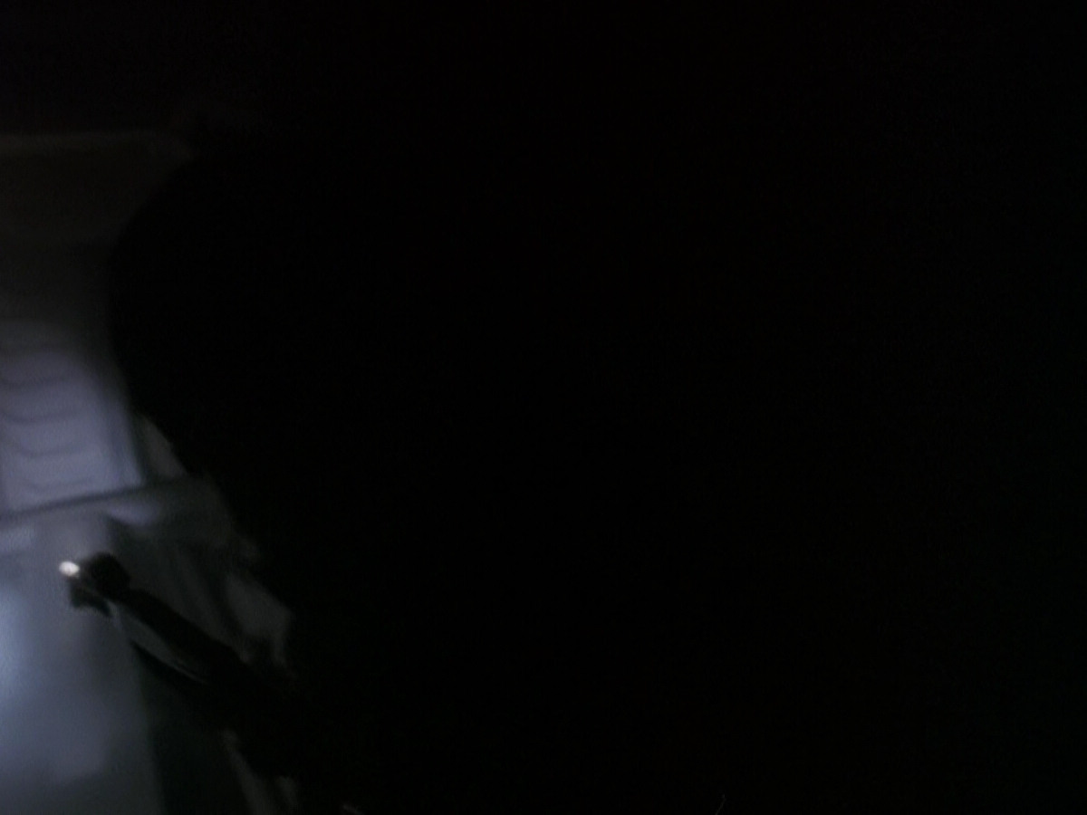 extant_StarTrek_DS9_5x02-TheShip_00501.jpg
