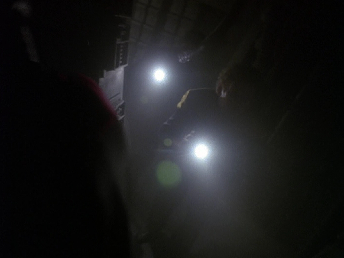 extant_StarTrek_DS9_5x02-TheShip_00506.jpg
