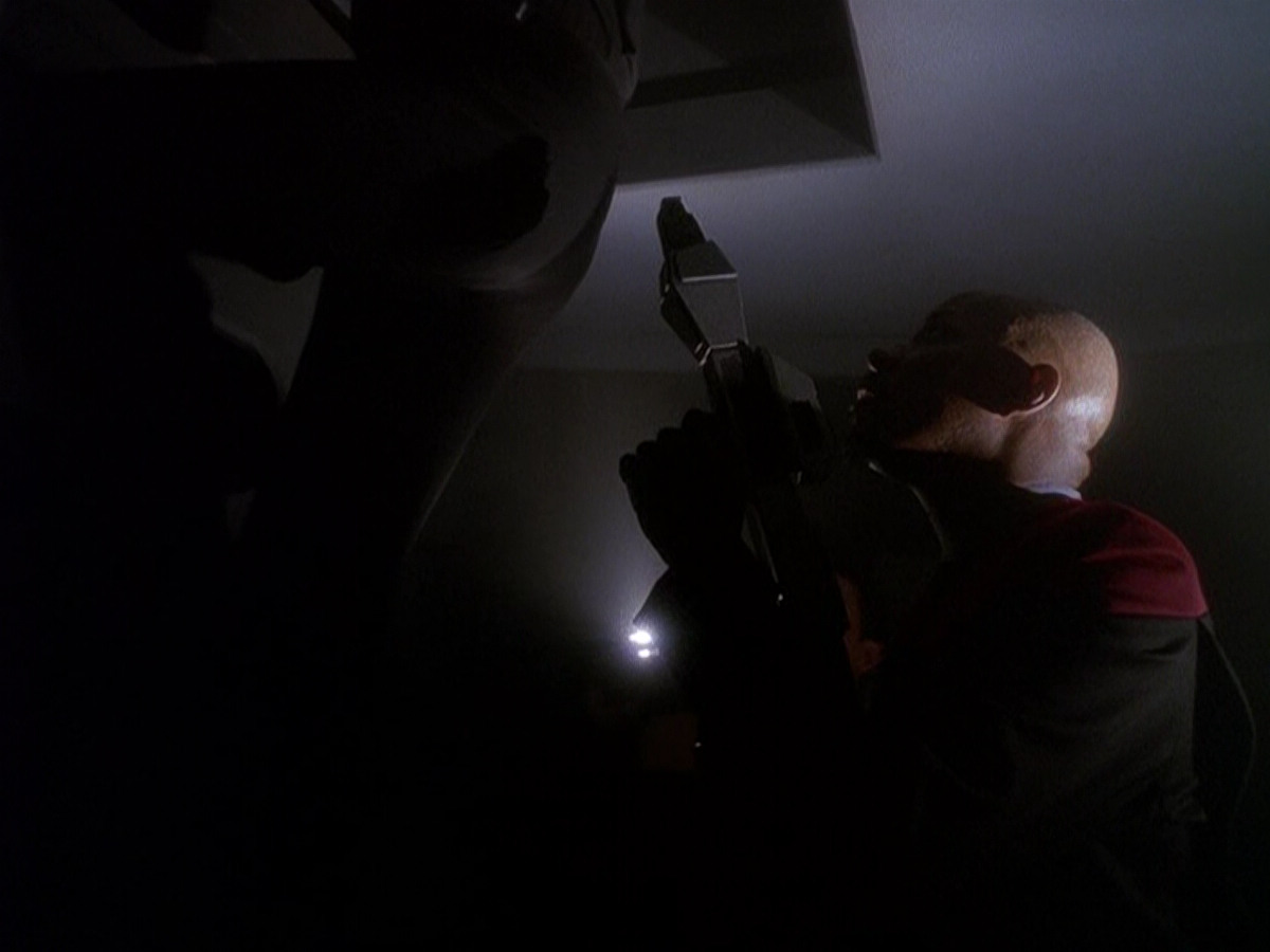 extant_StarTrek_DS9_5x02-TheShip_00586.jpg