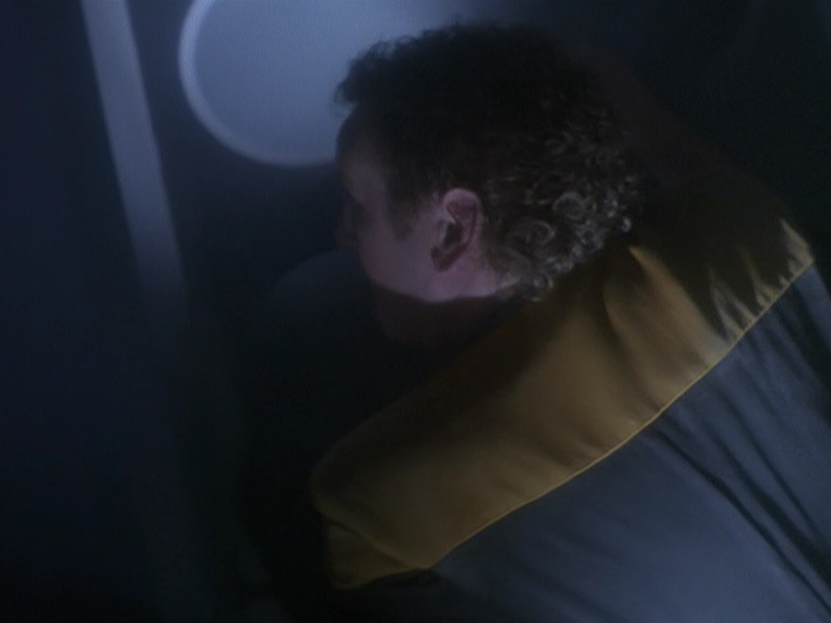 extant_StarTrek_DS9_5x02-TheShip_00601.jpg