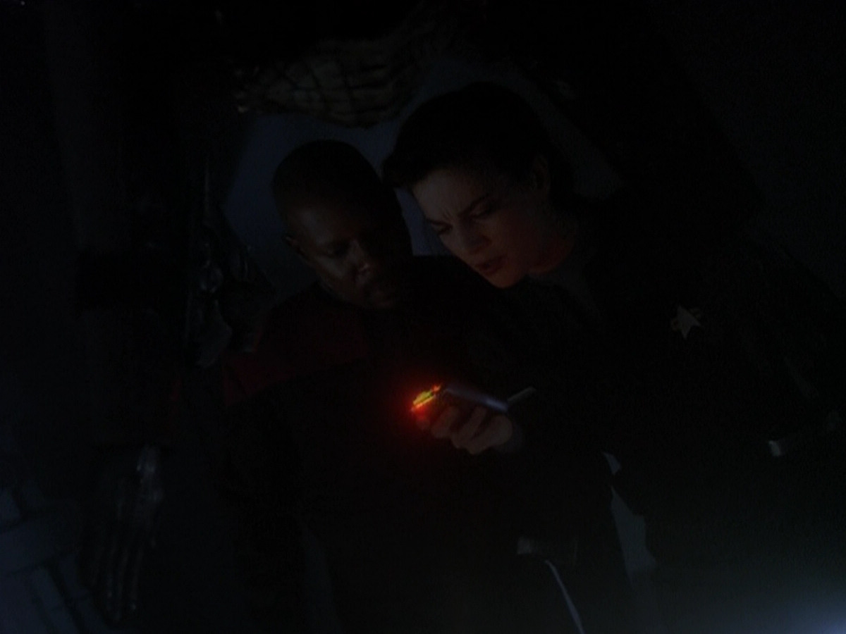 extant_StarTrek_DS9_5x02-TheShip_00671.jpg