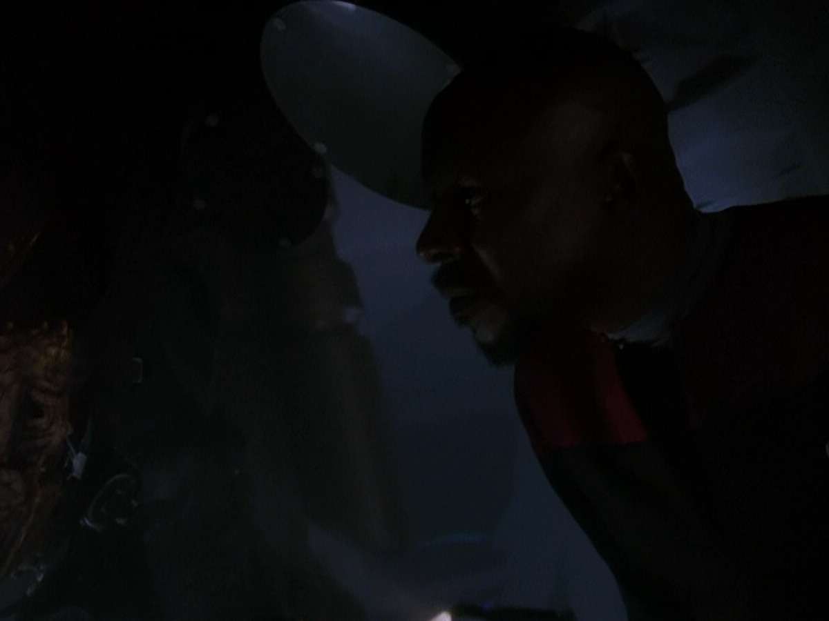extant_StarTrek_DS9_5x02-TheShip_00691.jpg