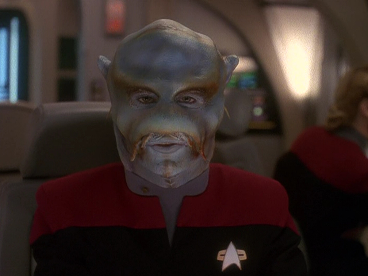 extant_StarTrek_DS9_5x02-TheShip_00932.jpg
