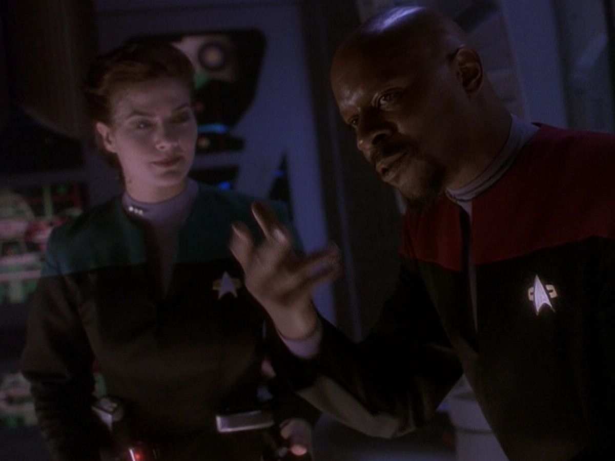 extant_StarTrek_DS9_5x02-TheShip_01246.jpg