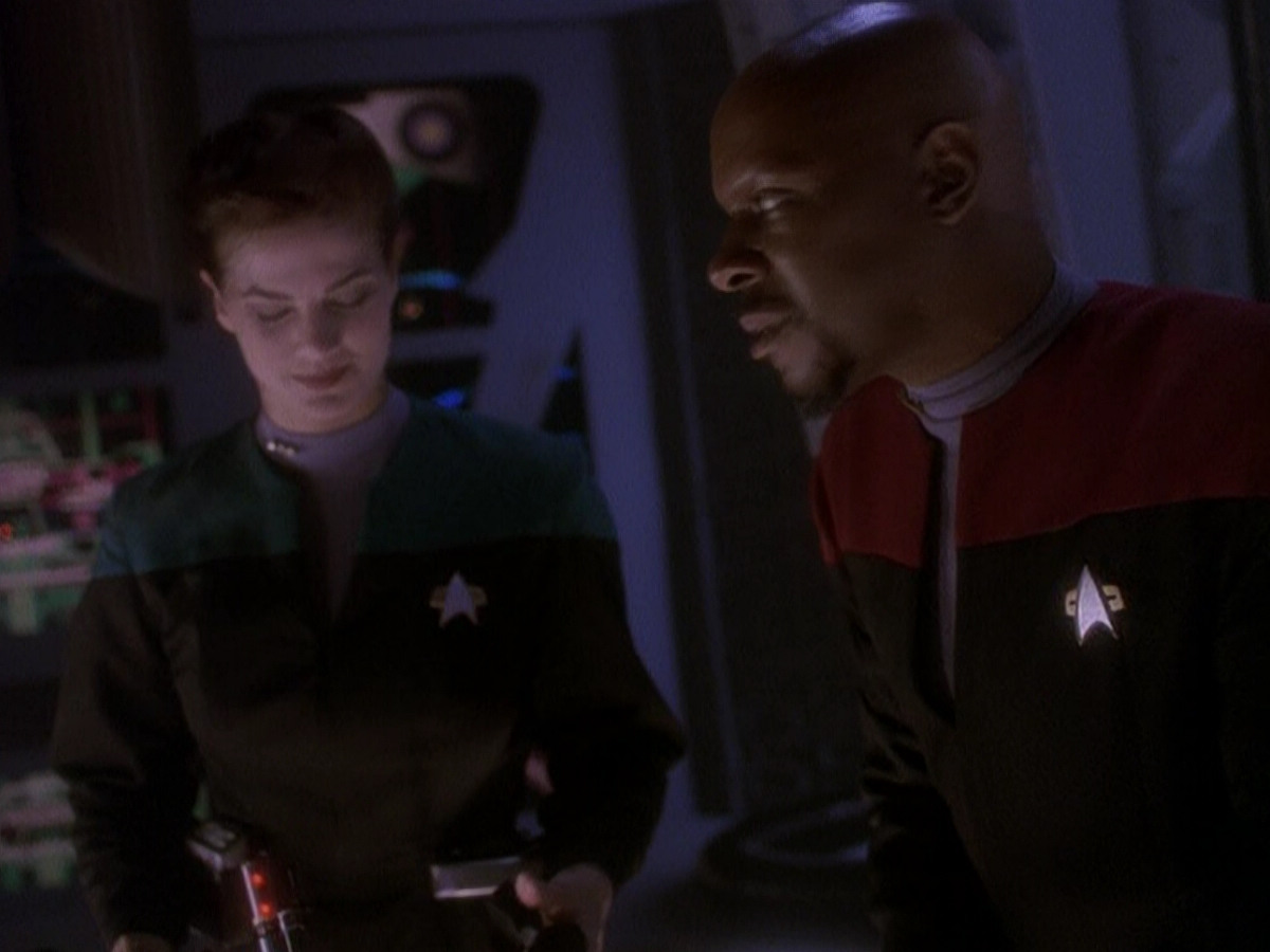 extant_StarTrek_DS9_5x02-TheShip_01248.jpg