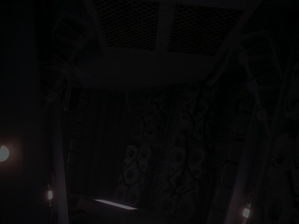 extant_StarTrek_DS9_5x02-TheShip_01463.jpg