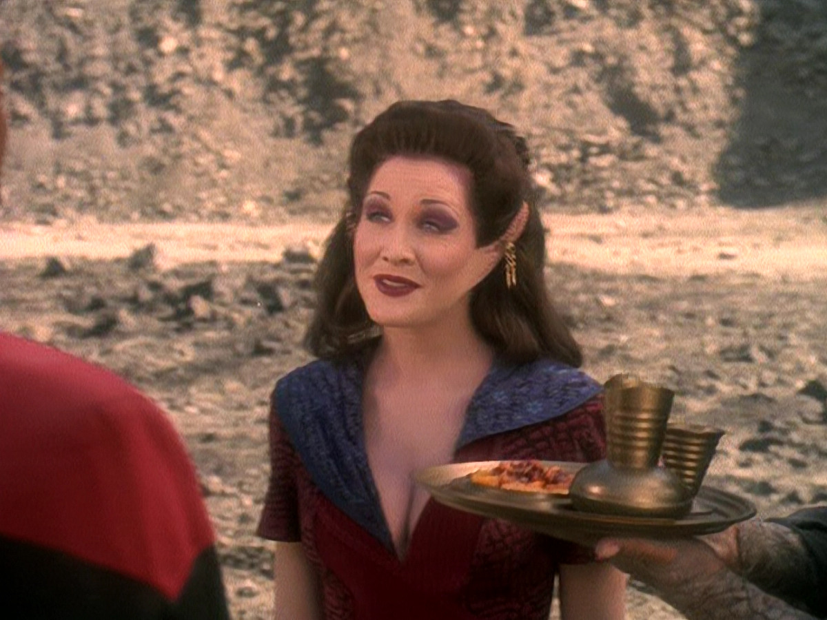extant_StarTrek_DS9_5x02-TheShip_01473.jpg