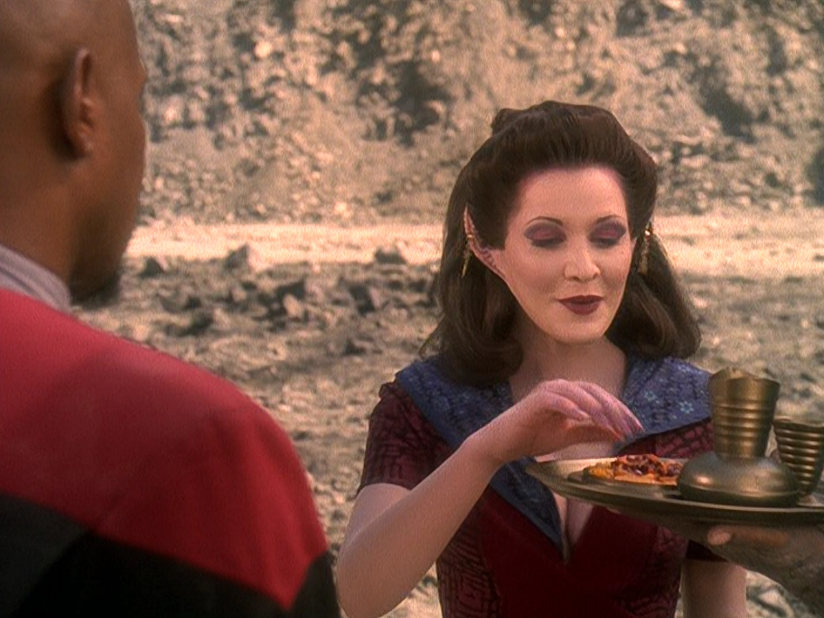 extant_StarTrek_DS9_5x02-TheShip_01475.jpg