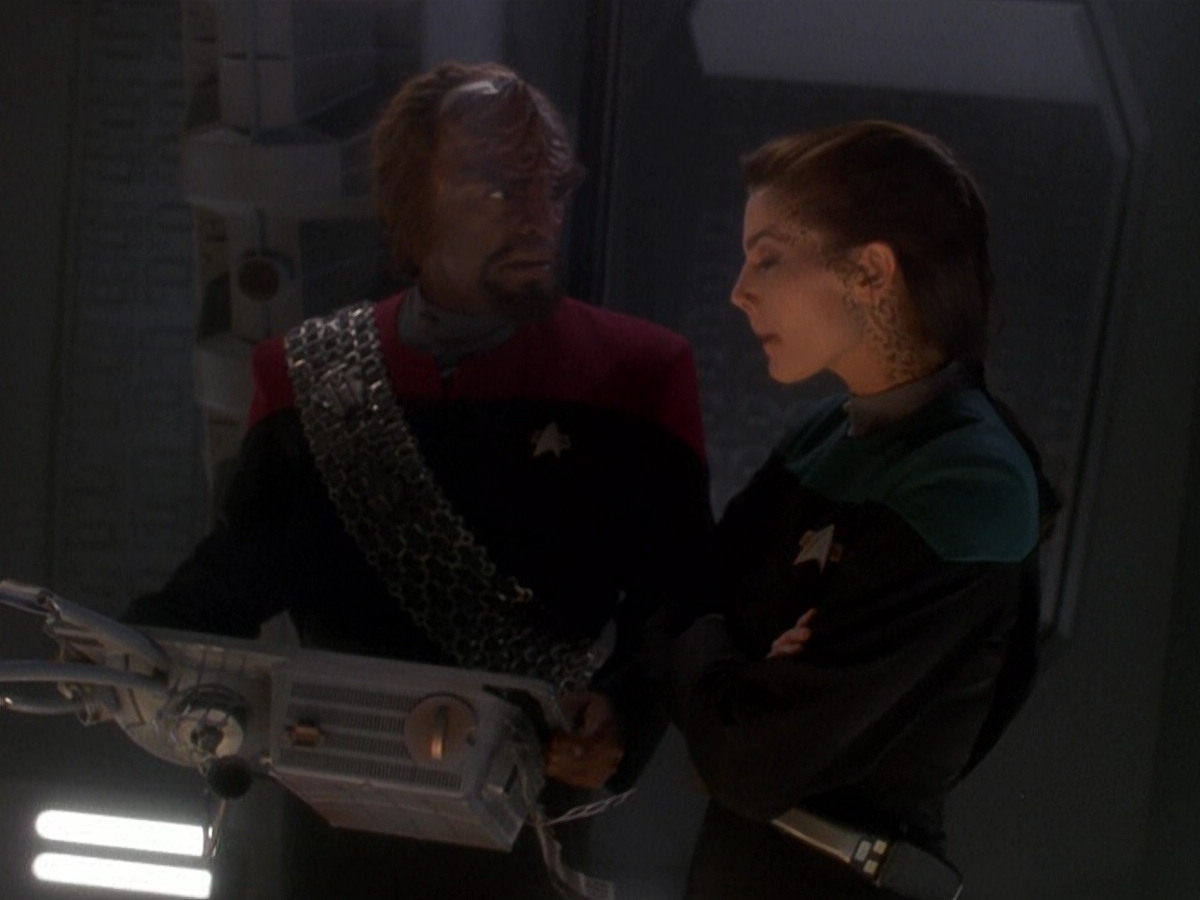 extant_StarTrek_DS9_5x02-TheShip_02551.jpg