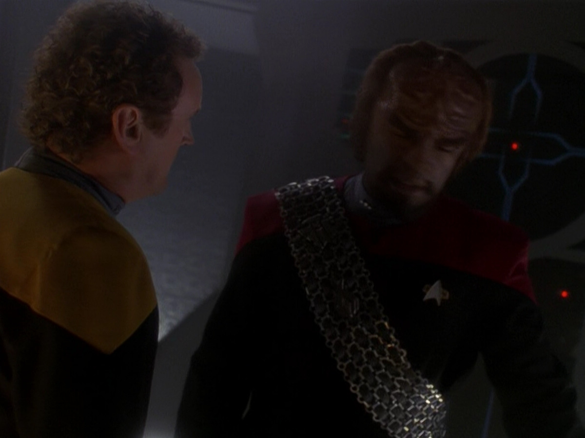extant_StarTrek_DS9_5x02-TheShip_02654.jpg
