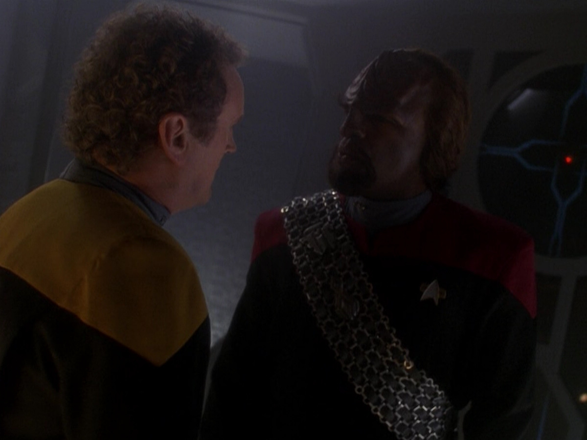 extant_StarTrek_DS9_5x02-TheShip_02656.jpg