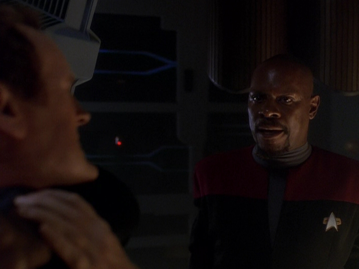 extant_StarTrek_DS9_5x02-TheShip_02669.jpg