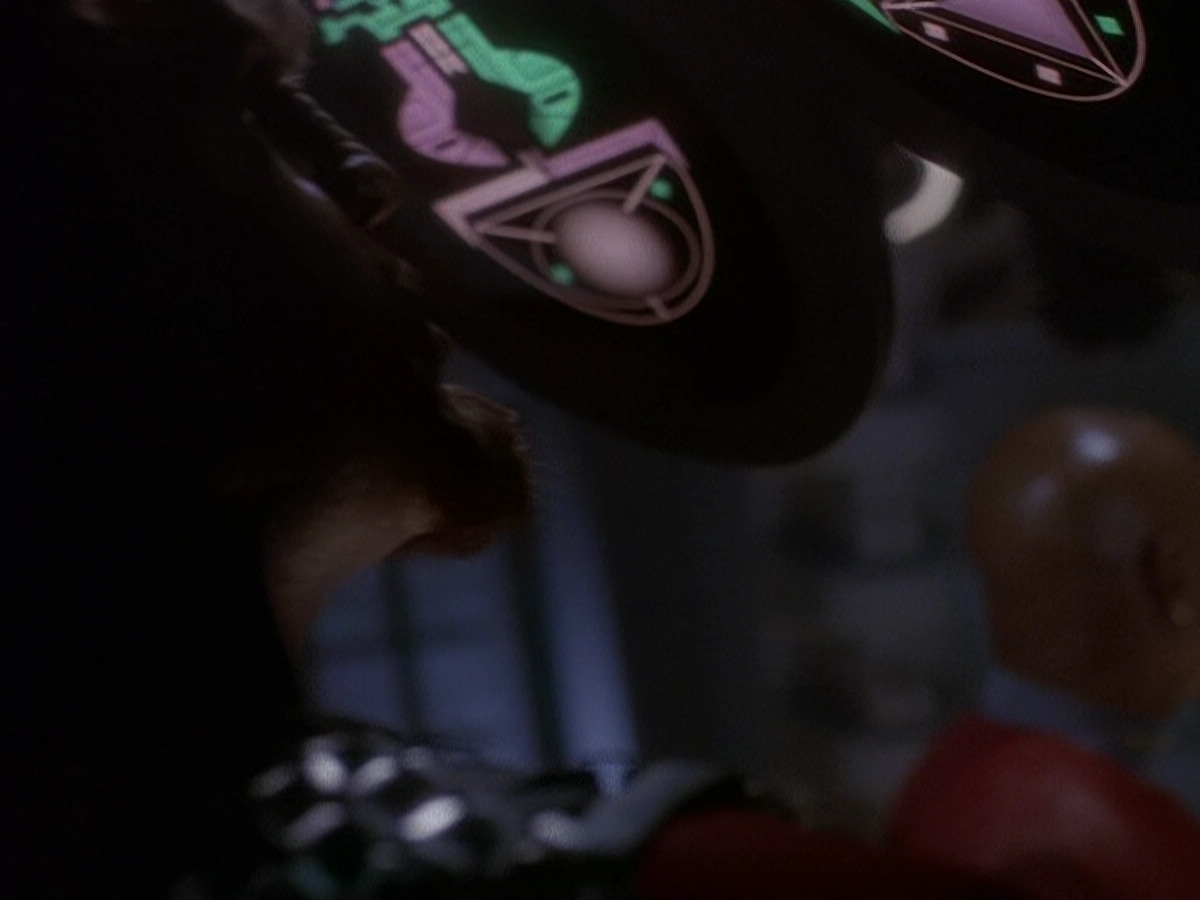 extant_StarTrek_DS9_5x02-TheShip_02834.jpg