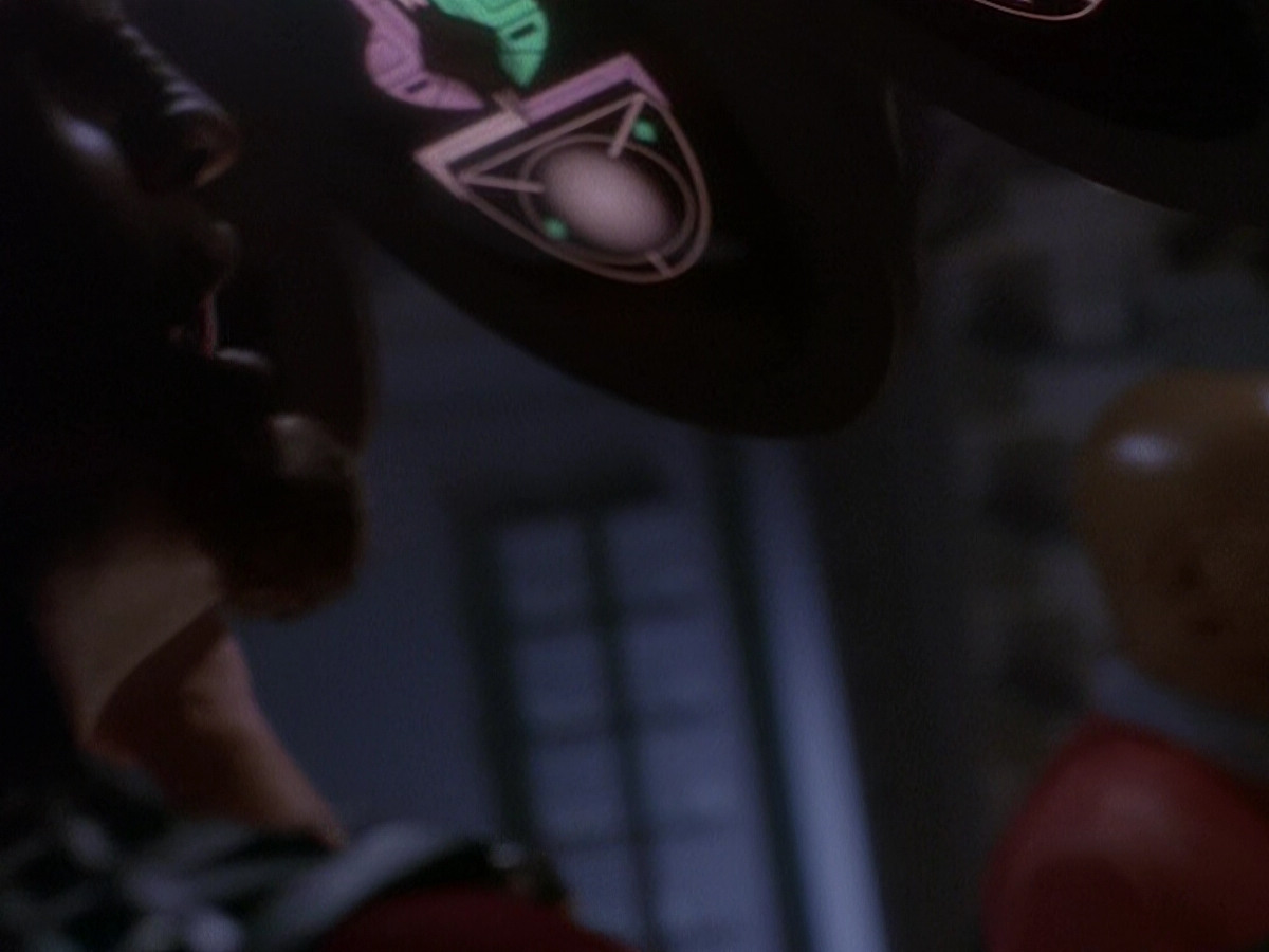 extant_StarTrek_DS9_5x02-TheShip_02835.jpg
