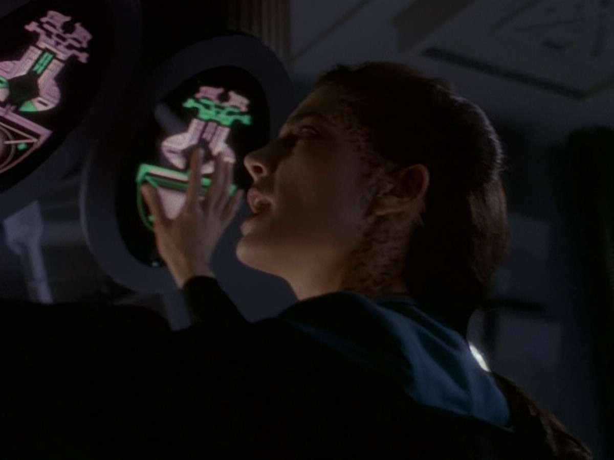 extant_StarTrek_DS9_5x02-TheShip_02848.jpg
