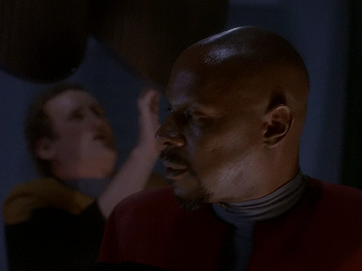extant_StarTrek_DS9_5x02-TheShip_02851.jpg
