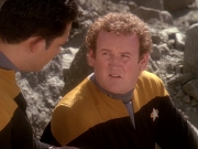extant_StarTrek_DS9_5x02-TheShip_00075.jpg