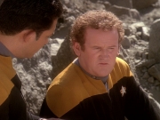 extant_StarTrek_DS9_5x02-TheShip_00078.jpg