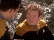 extant_StarTrek_DS9_5x02-TheShip_00091.jpg