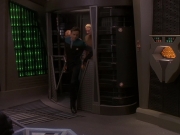 extant_StarTrek_DS9_5x02-TheShip_00779.jpg