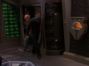 extant_StarTrek_DS9_5x02-TheShip_00780.jpg