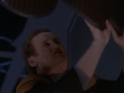 extant_StarTrek_DS9_5x02-TheShip_02881.jpg
