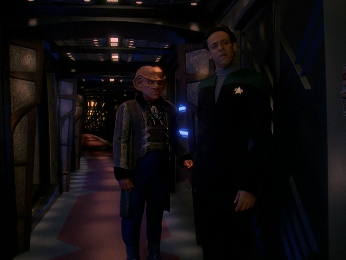 extant_StarTrek_DS9_5x03-LookingForparMachInAllTheWrongPlaces_00039.jpg