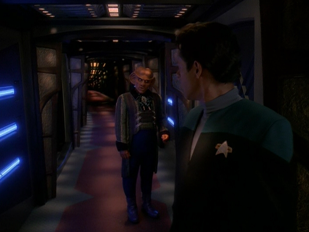 extant_StarTrek_DS9_5x03-LookingForparMachInAllTheWrongPlaces_00045.jpg