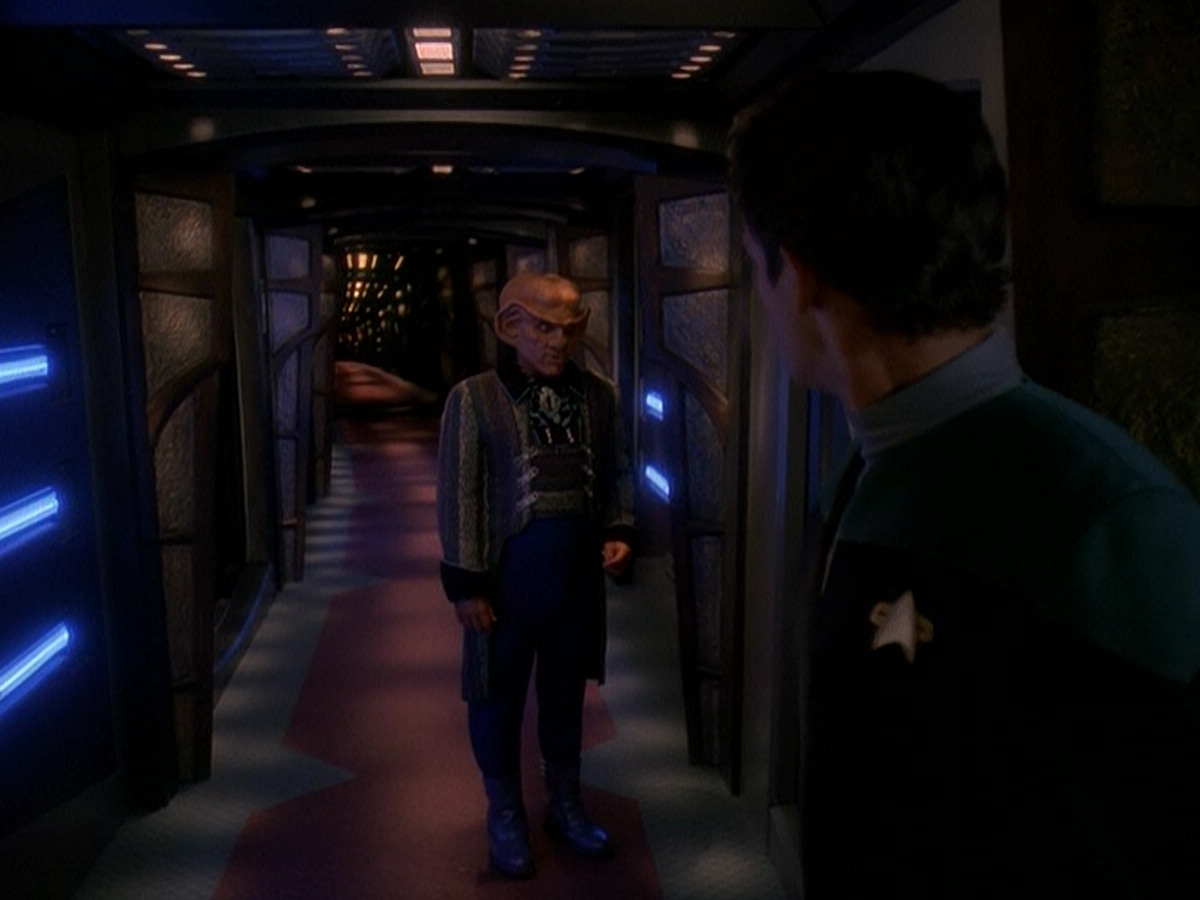 extant_StarTrek_DS9_5x03-LookingForparMachInAllTheWrongPlaces_00047.jpg