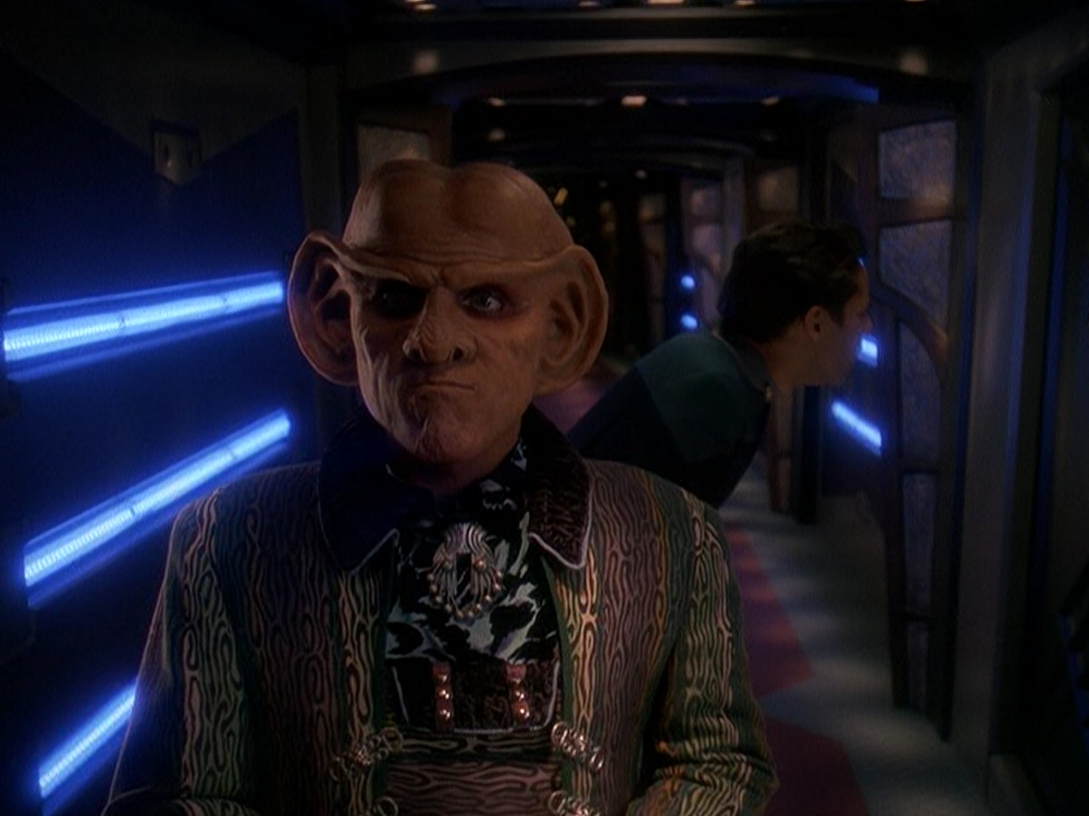 extant_StarTrek_DS9_5x03-LookingForparMachInAllTheWrongPlaces_00085.jpg