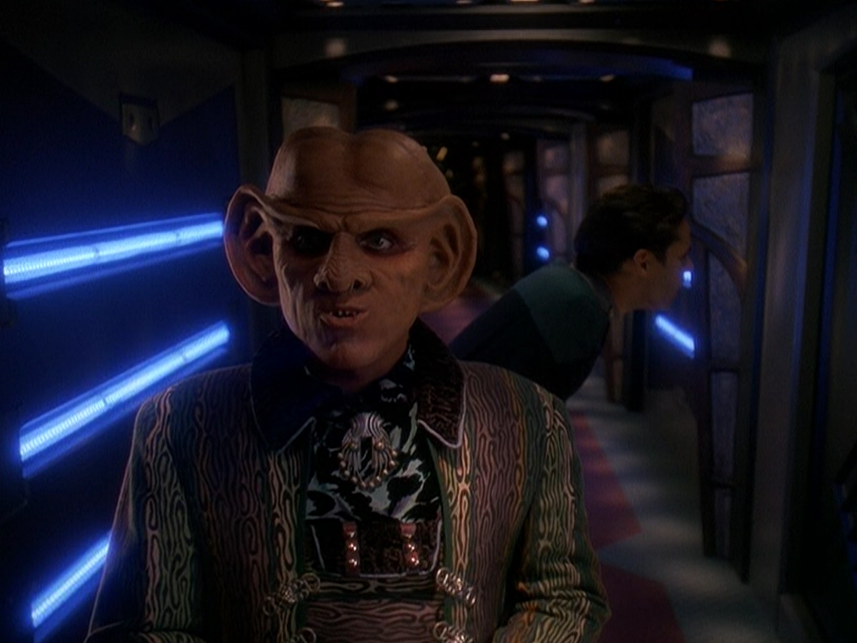 extant_StarTrek_DS9_5x03-LookingForparMachInAllTheWrongPlaces_00086.jpg