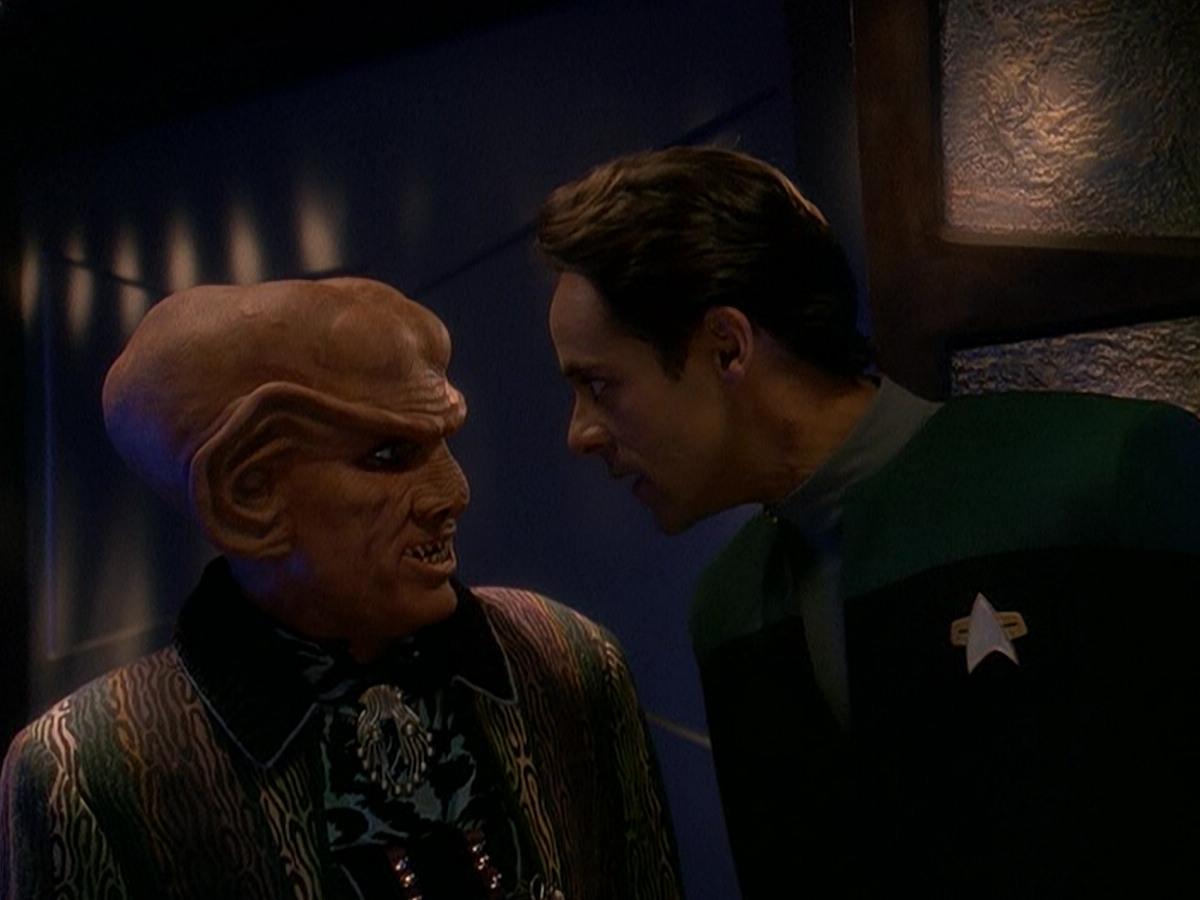 extant_StarTrek_DS9_5x03-LookingForparMachInAllTheWrongPlaces_00107.jpg