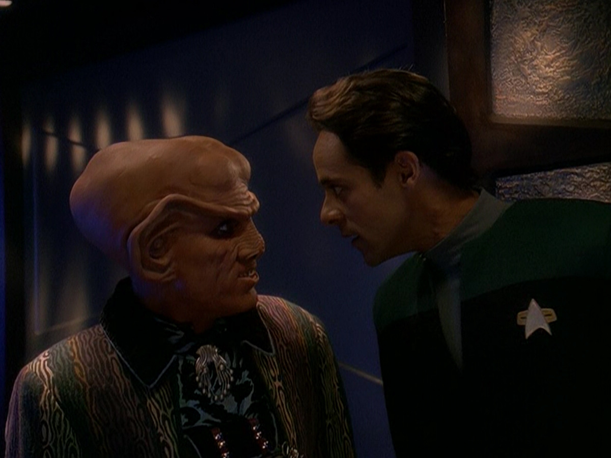 extant_StarTrek_DS9_5x03-LookingForparMachInAllTheWrongPlaces_00109.jpg