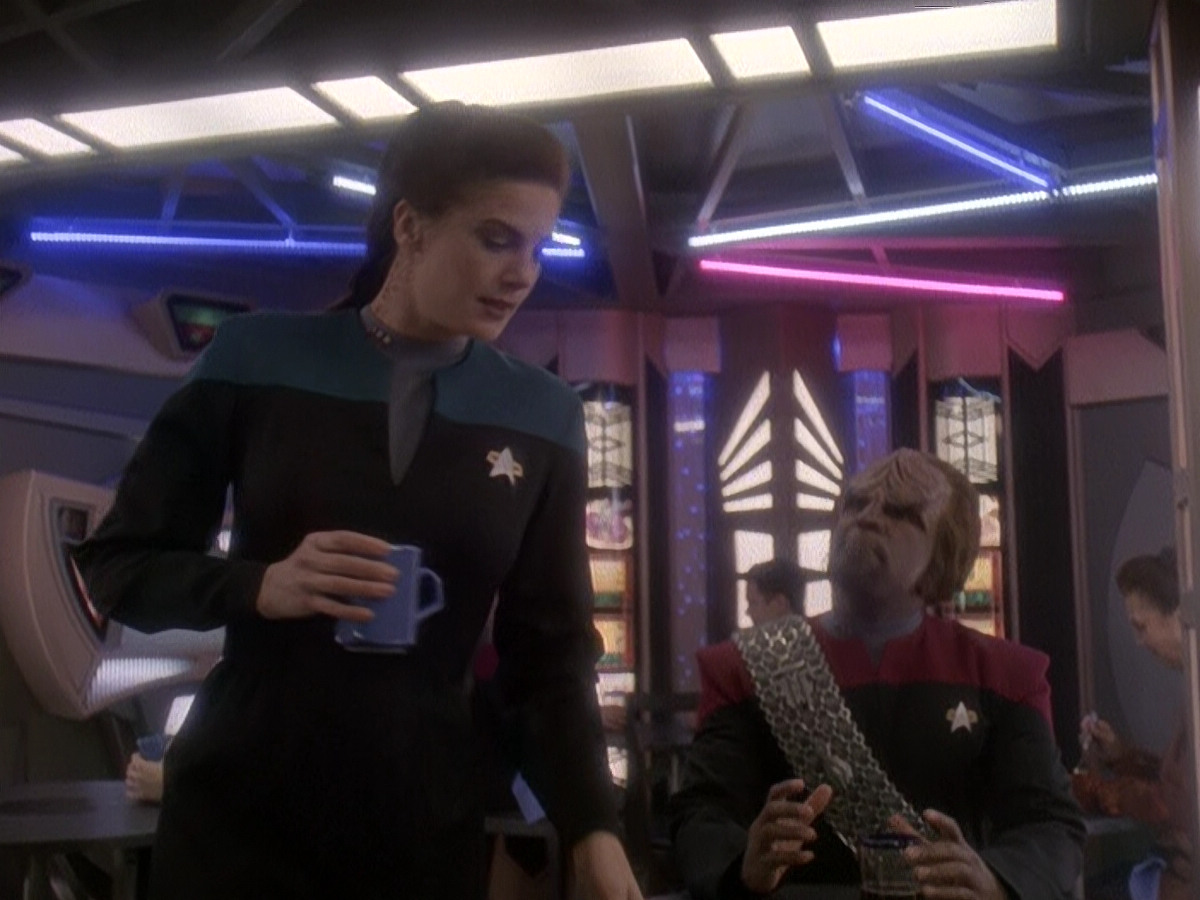 extant_StarTrek_DS9_5x03-LookingForparMachInAllTheWrongPlaces_00152.jpg